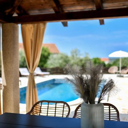 Wonderful Holiday House Bruno With Heated Pool Zadar Buitenkant foto