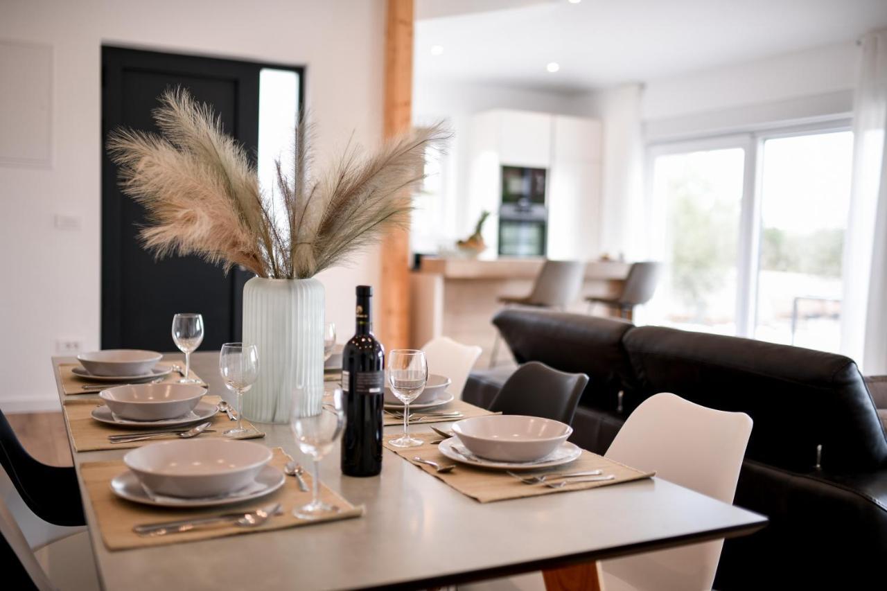 Wonderful Holiday House Bruno With Heated Pool Zadar Buitenkant foto