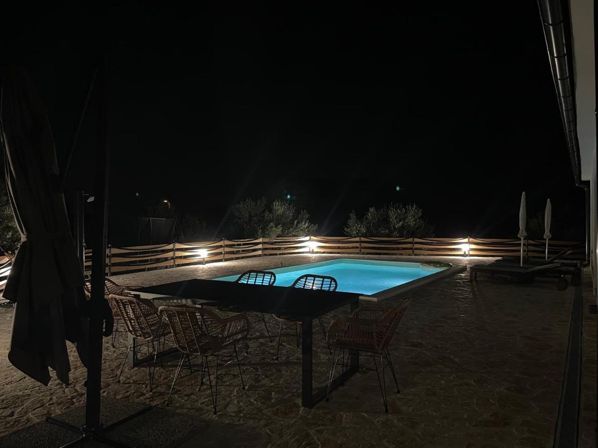 Wonderful Holiday House Bruno With Heated Pool Zadar Buitenkant foto