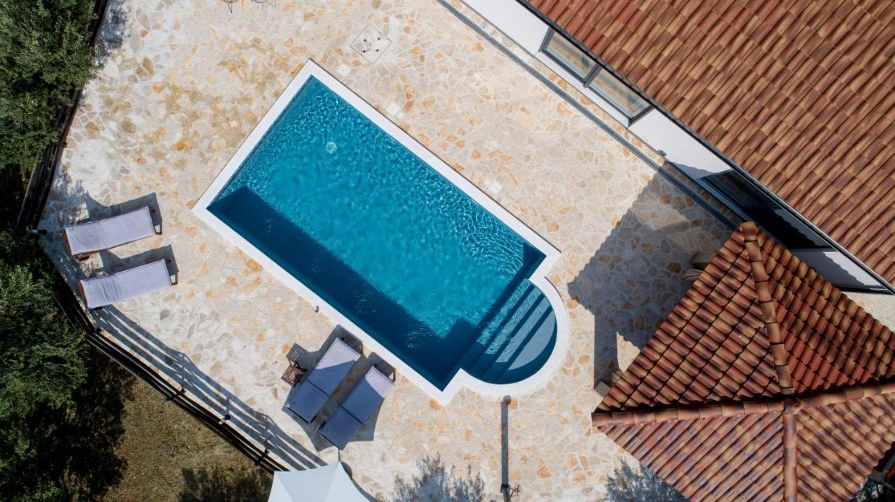 Wonderful Holiday House Bruno With Heated Pool Zadar Buitenkant foto