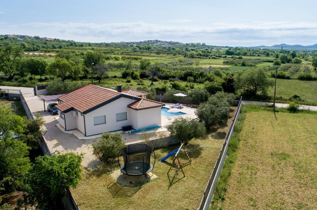 Wonderful Holiday House Bruno With Heated Pool Zadar Buitenkant foto